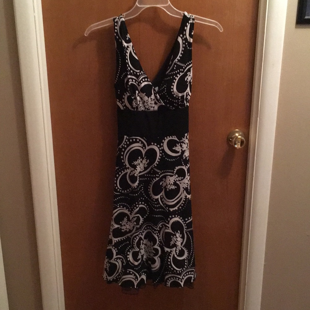 💥Sale! Black&White  party/daywear dress S 4-6.